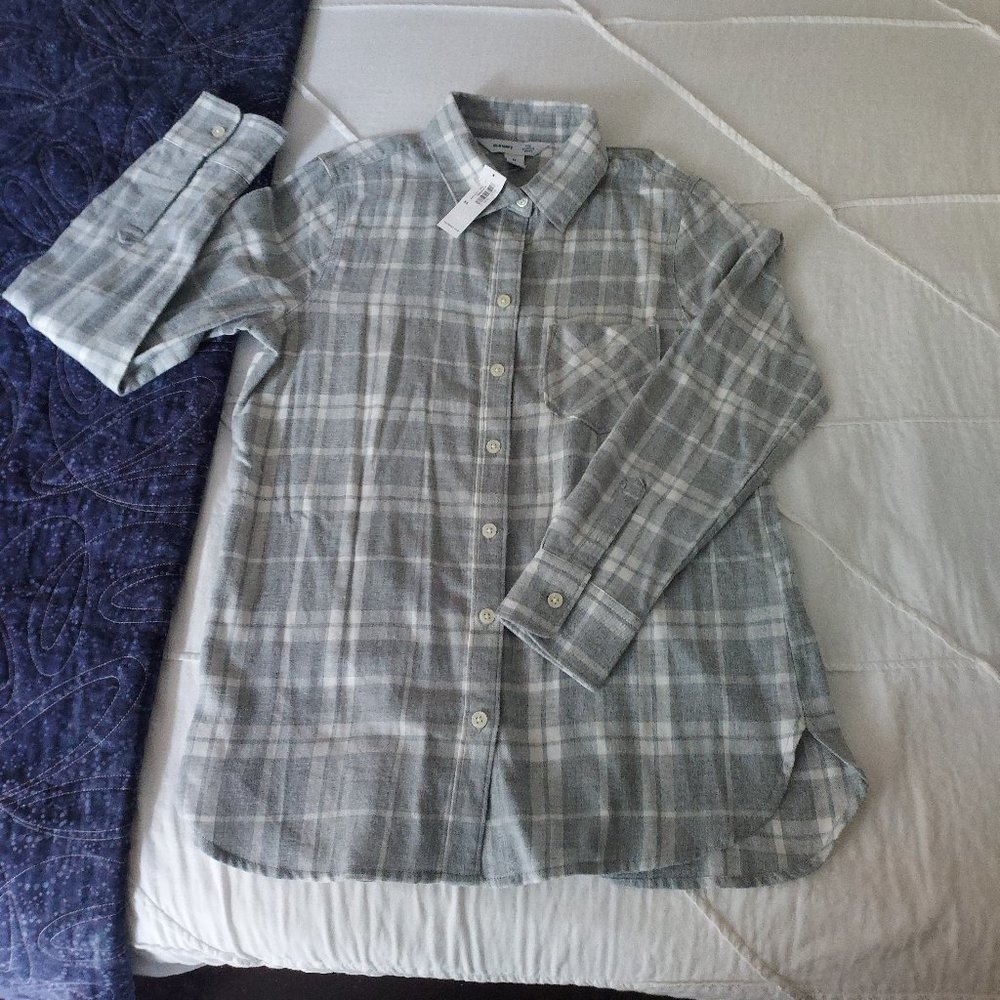 NWT Old Navy white/grey plaid flannel shirt, XS